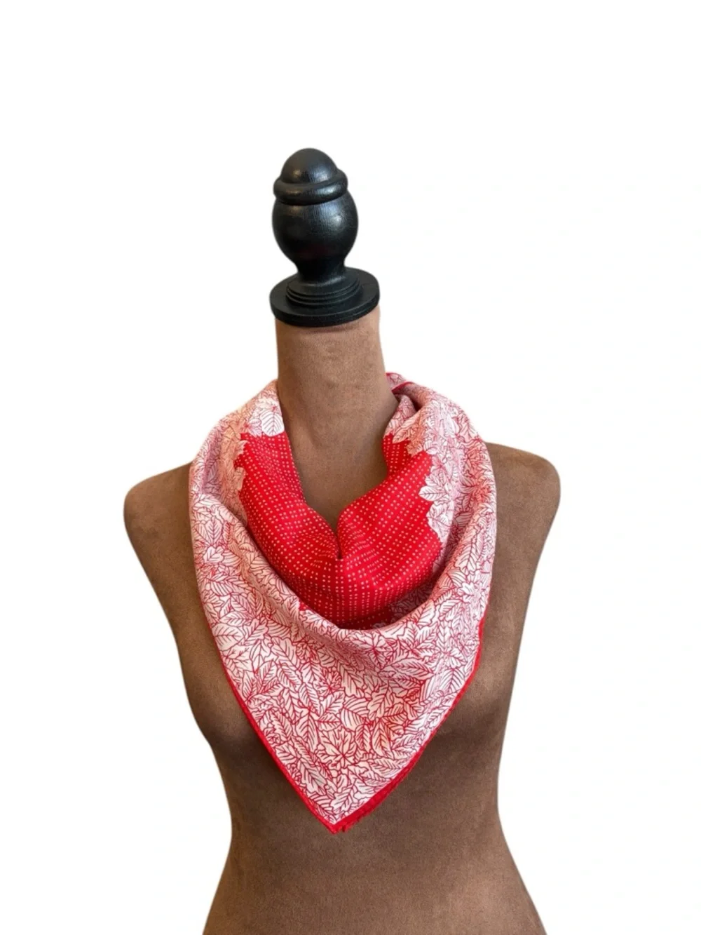 Red Square‎ Polyester Scarf 26